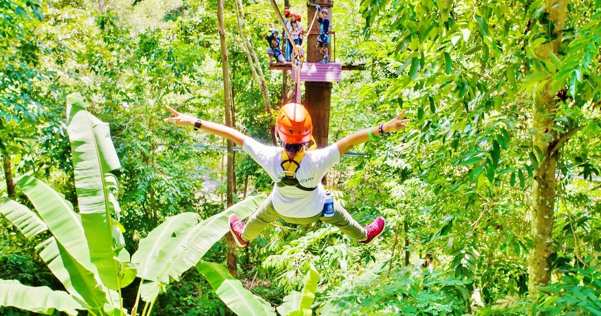 Costa Rica shuttle to Half Day Zipline