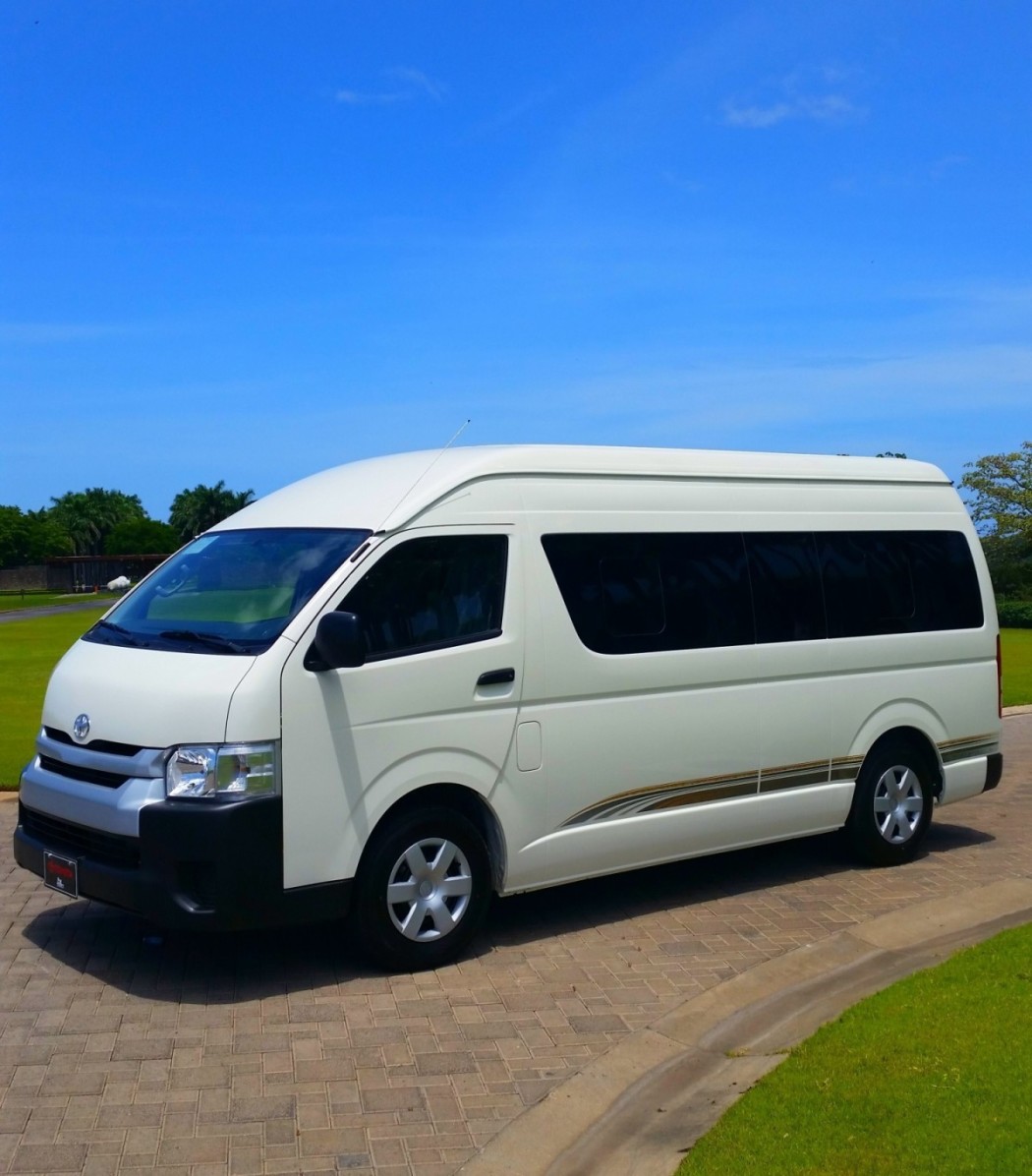 Private transportation Liberia Airport