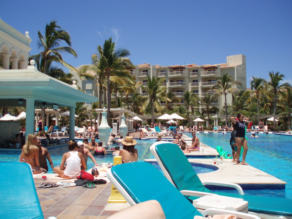 Discover the amazing Riu Hotel in Guanacaste